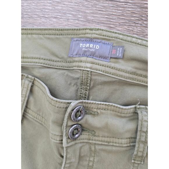 Torrid Olive Green Stretch Capri Pants Women’s Plus Size 20 Utility Crop Comfort - Picture 2 of 8